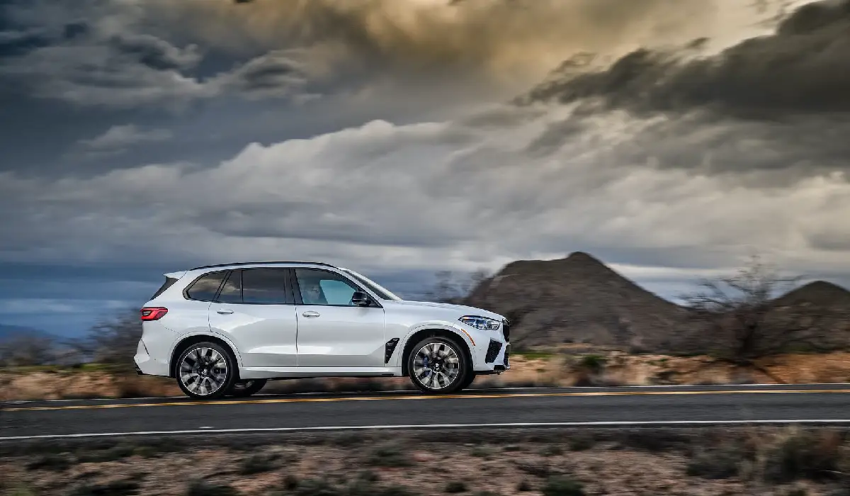 BMW - X5 xDrive30d xLine - Luxury SUV Car Rentals - Preowned SUV Car - Exclusive Concierge Club.webp